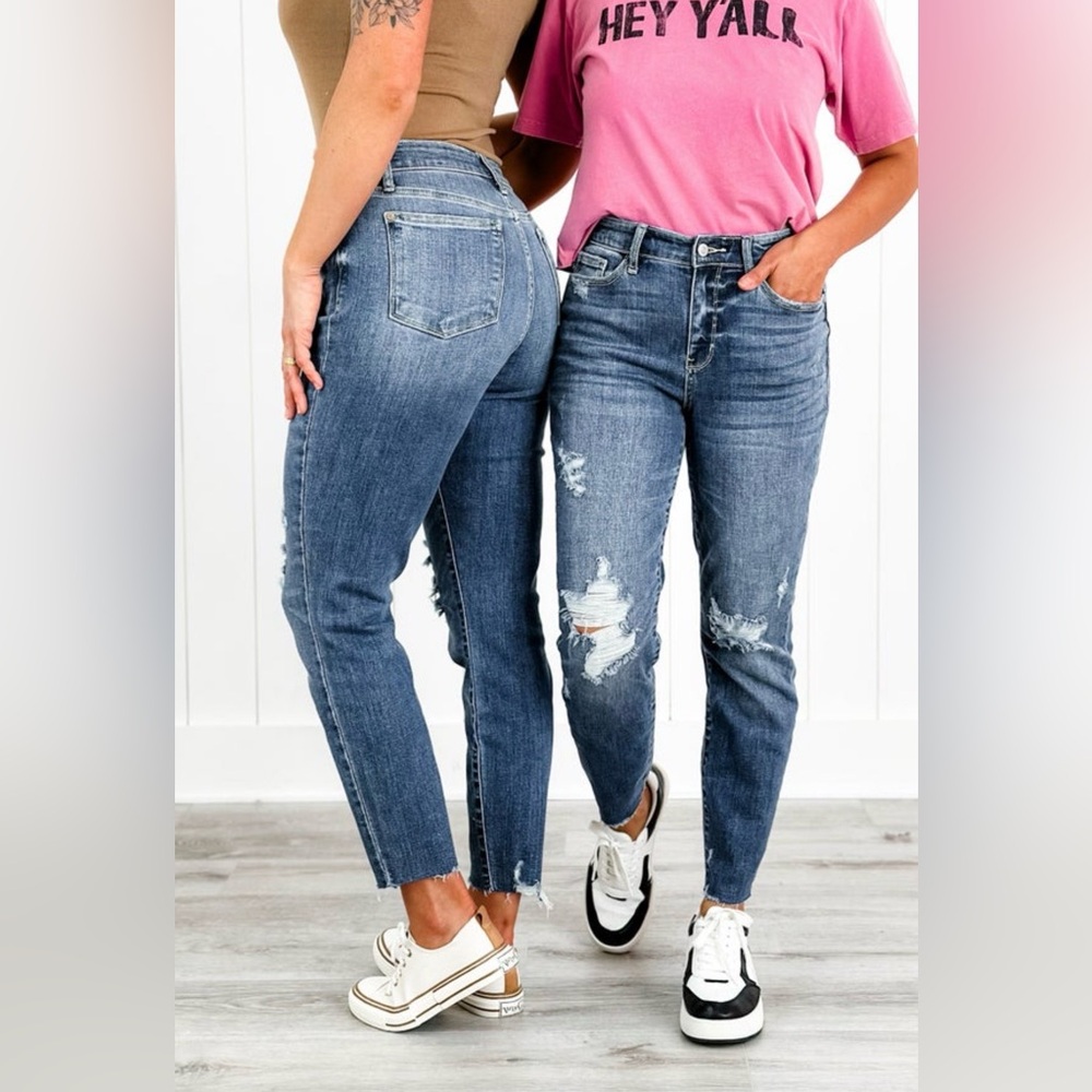 New Judy Blue Here Comes The Sun Medium Wash High Rise Distressed Relaxed Fit - Picture 3 of 13